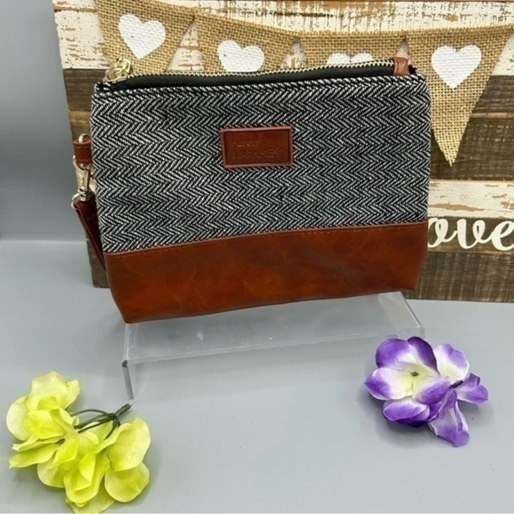 💋NWOT Funky Monkey herringbone wristlet wallet purse